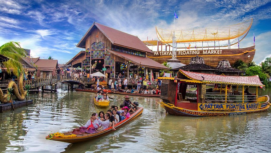 Pattaya Floating Market near